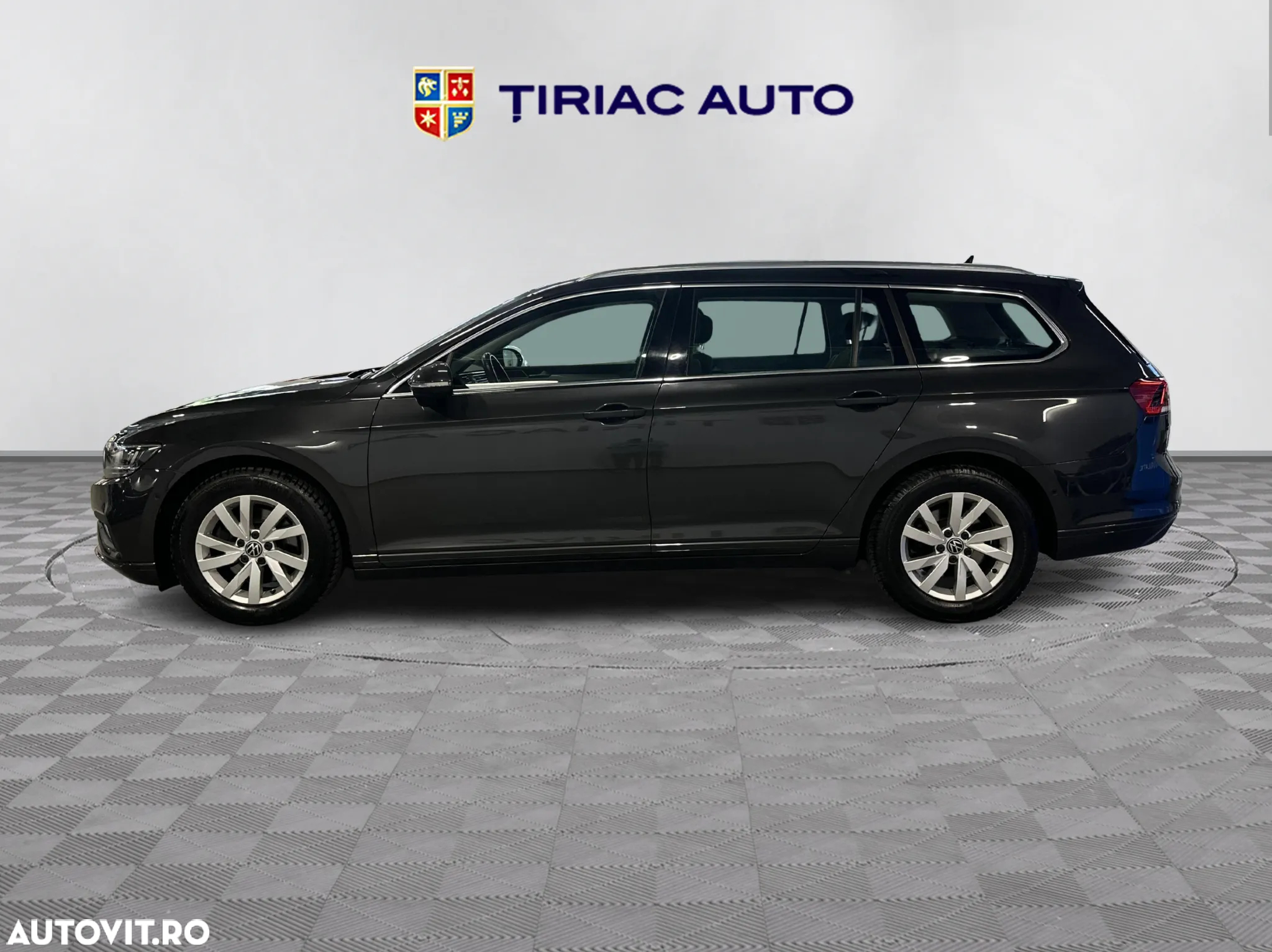 Volkswagen Passat - 2