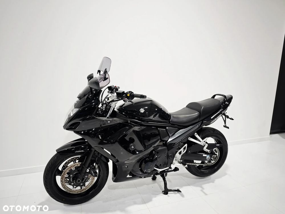 Suzuki GSX - 3