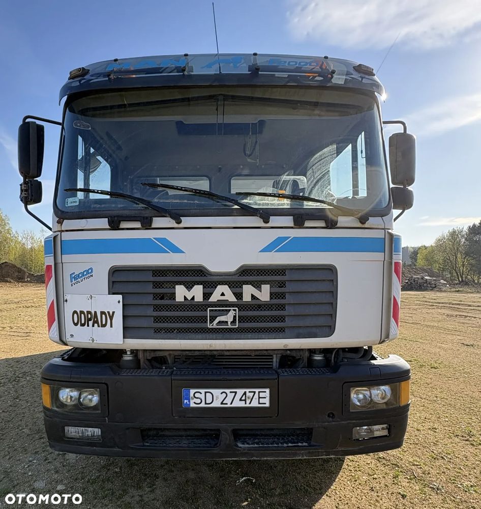 MAN F2000 - 8
