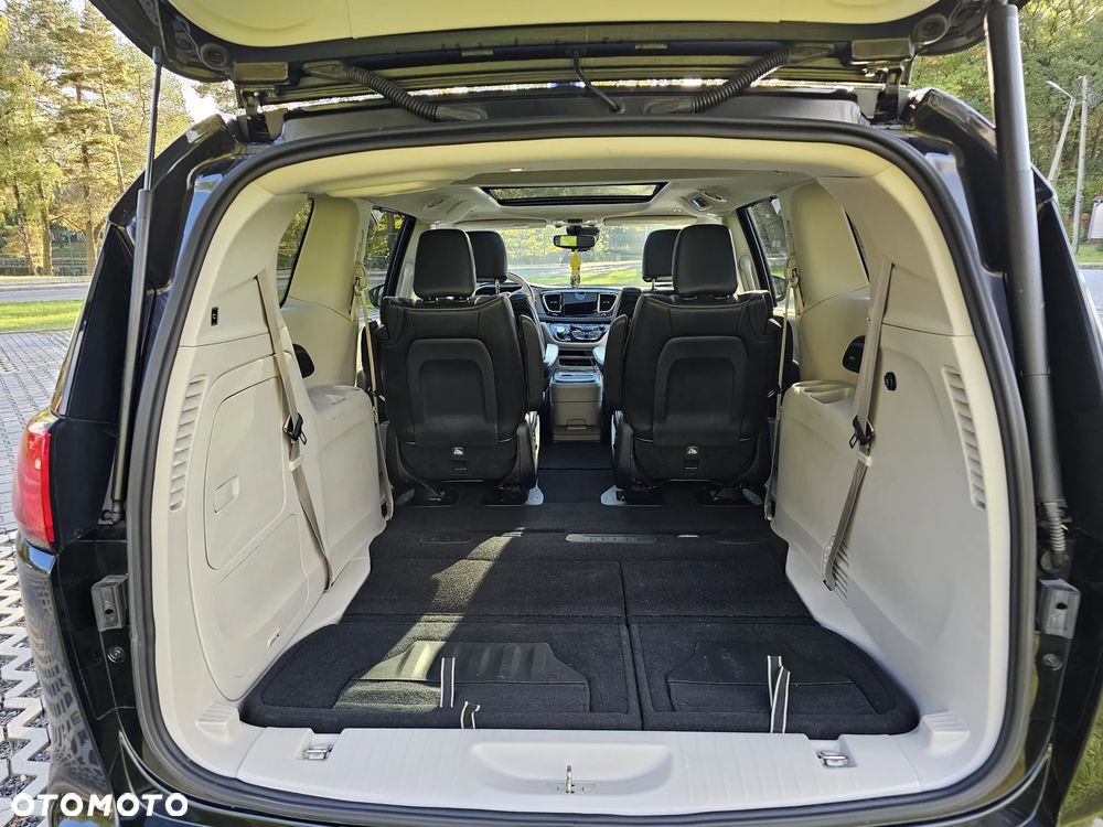 Chrysler Pacifica - 20
