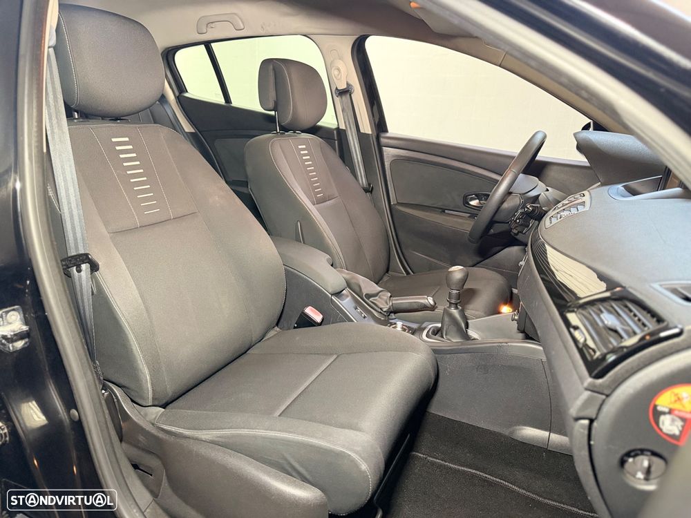 Renault Mégane 1.5 dCi Dynamique - 9