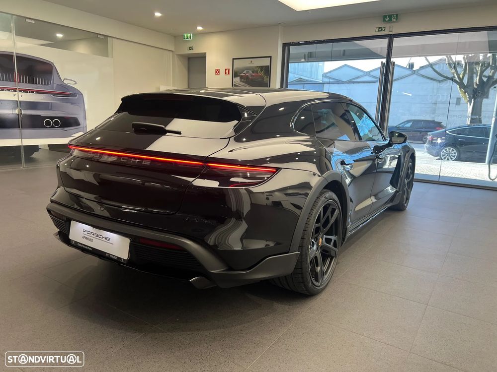 Porsche Taycan Cross Turismo 4 - 9