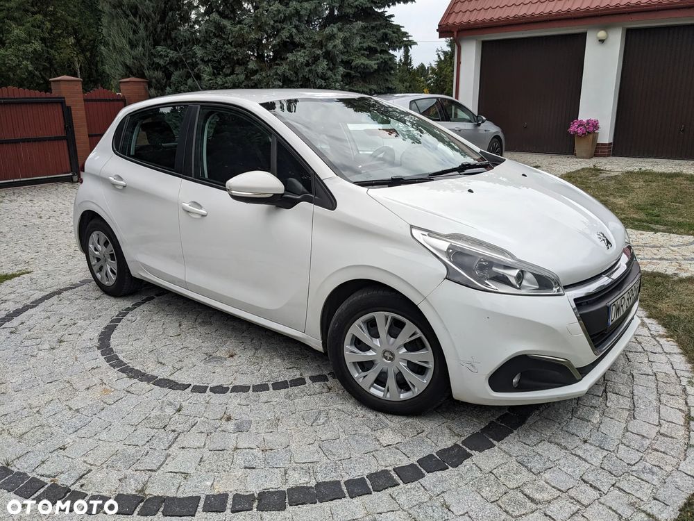 Peugeot 208 - 4