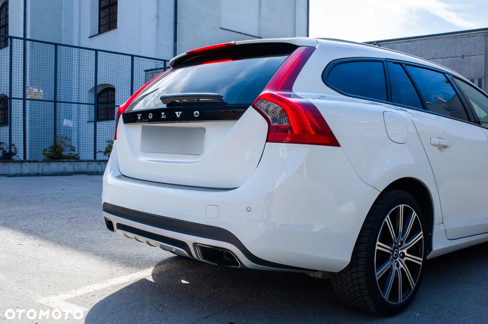 Volvo V60 T6 AWD Summum - 9