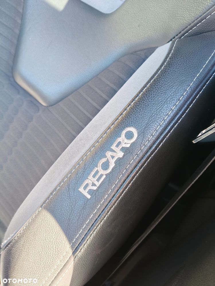 Ford Focus 2.0 EcoBoost ST mit Leder-Exclusiv-Paket - 16