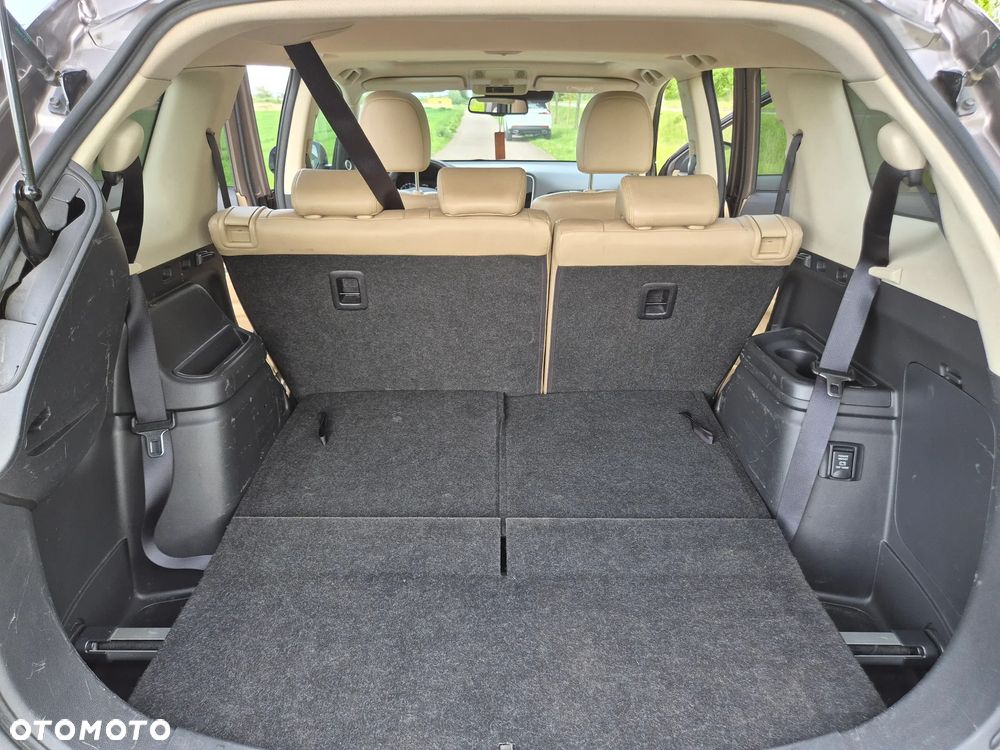 Mitsubishi Outlander 2.0 Instyle + 4WD CVT - 17