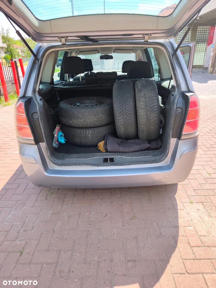 Opel Zafira 1.8 Cosmo - 2