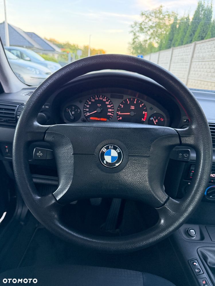 BMW Seria 3 316i - 15