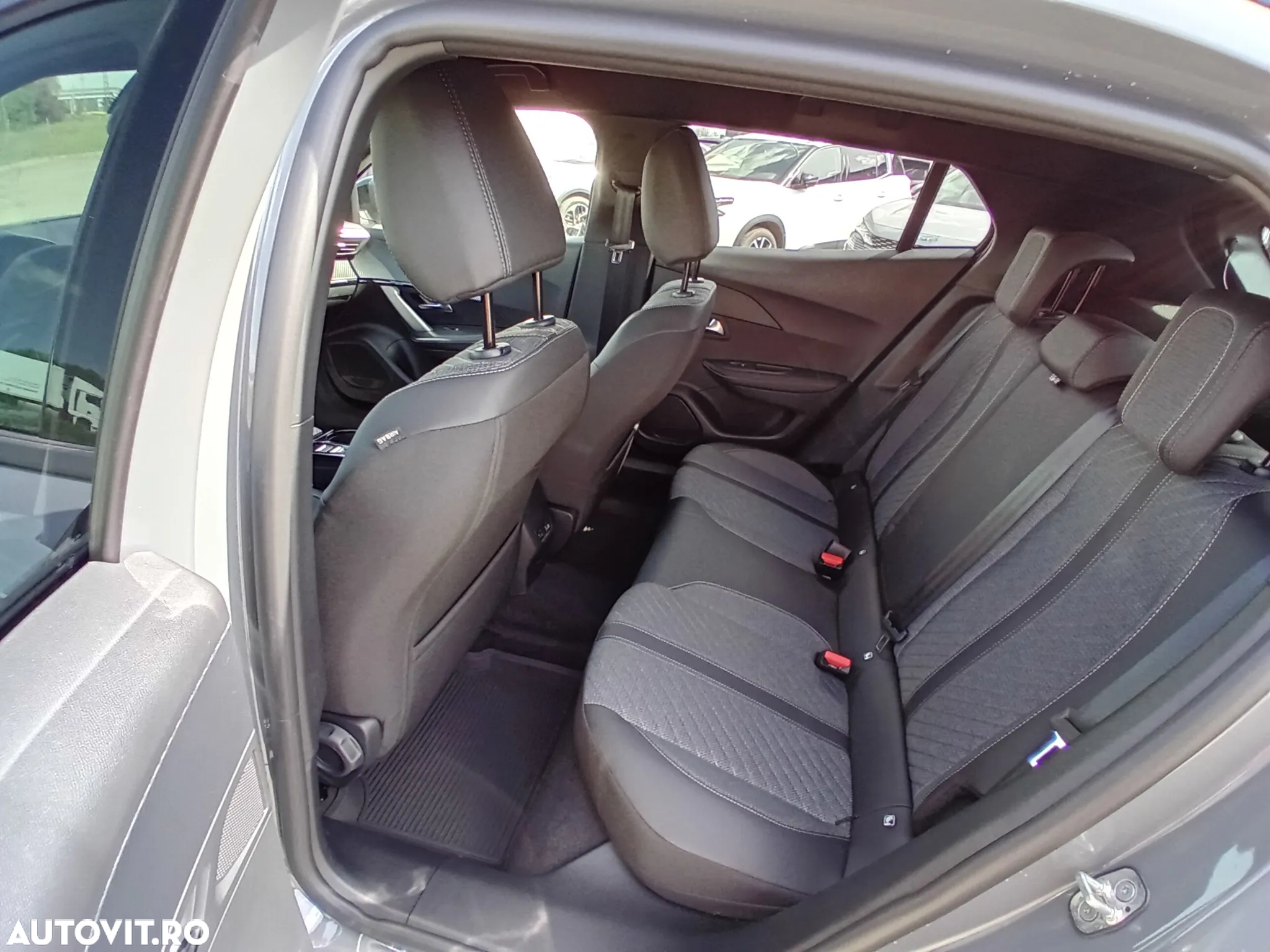 Peugeot 2008 Hybrid 145 e-DSC Allure - 10