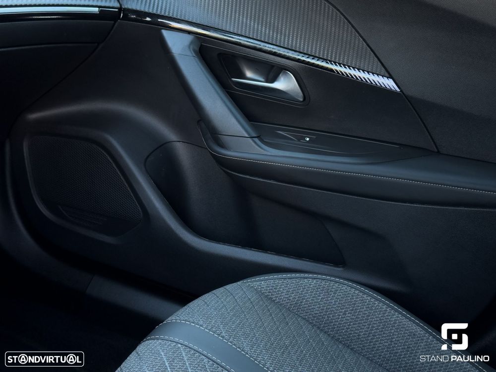 Peugeot e-2008 54 kWh Allure - 23