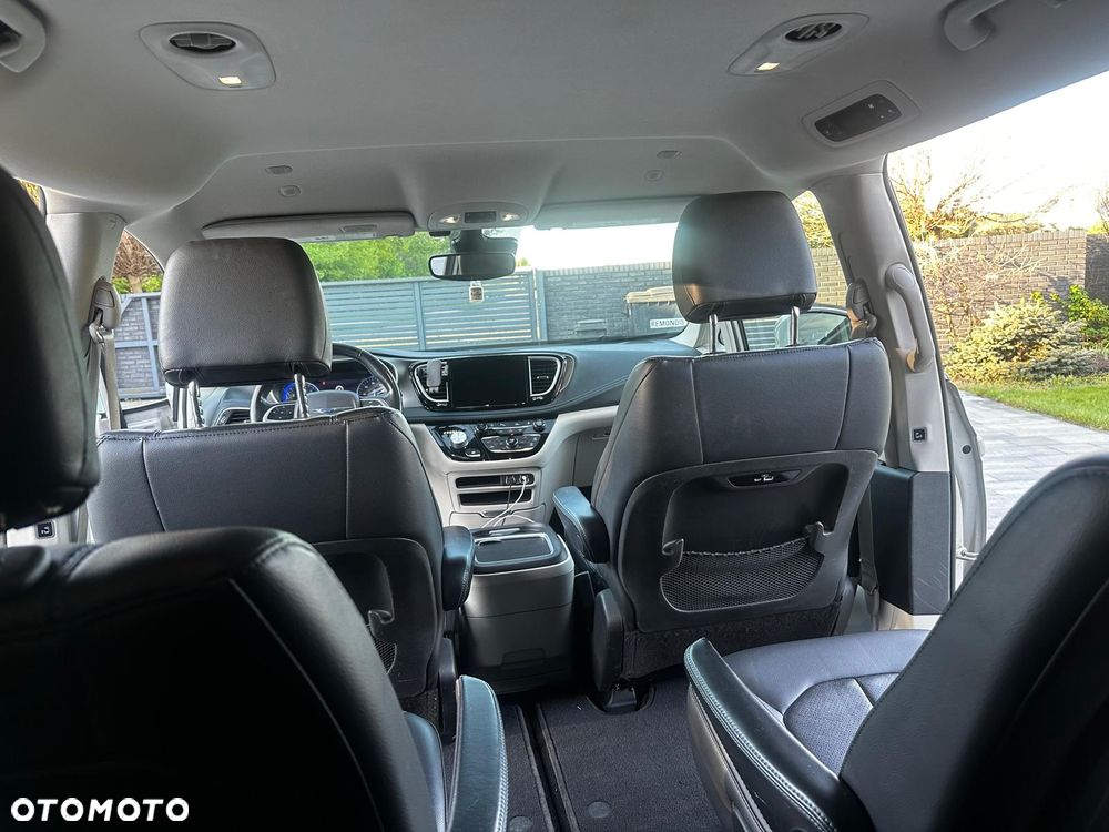 Chrysler Pacifica - 11