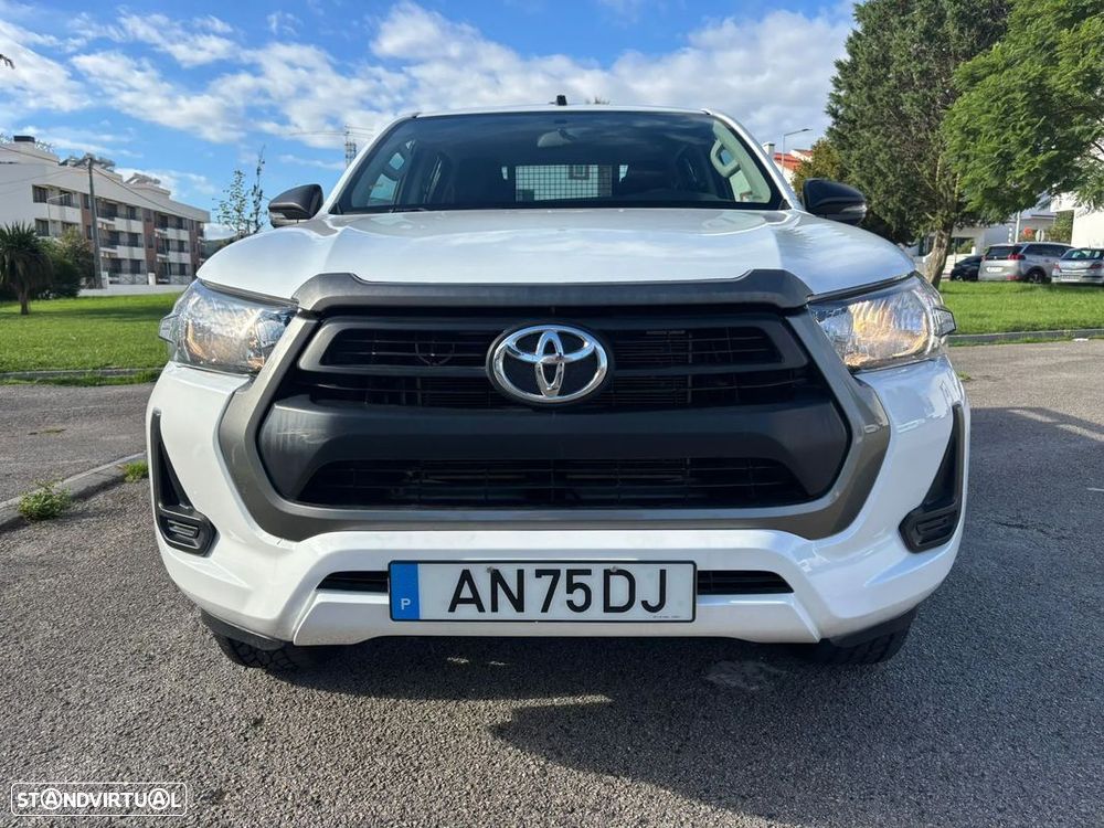 Toyota Hilux 2.4 D-4D 4WD CD CM - 8