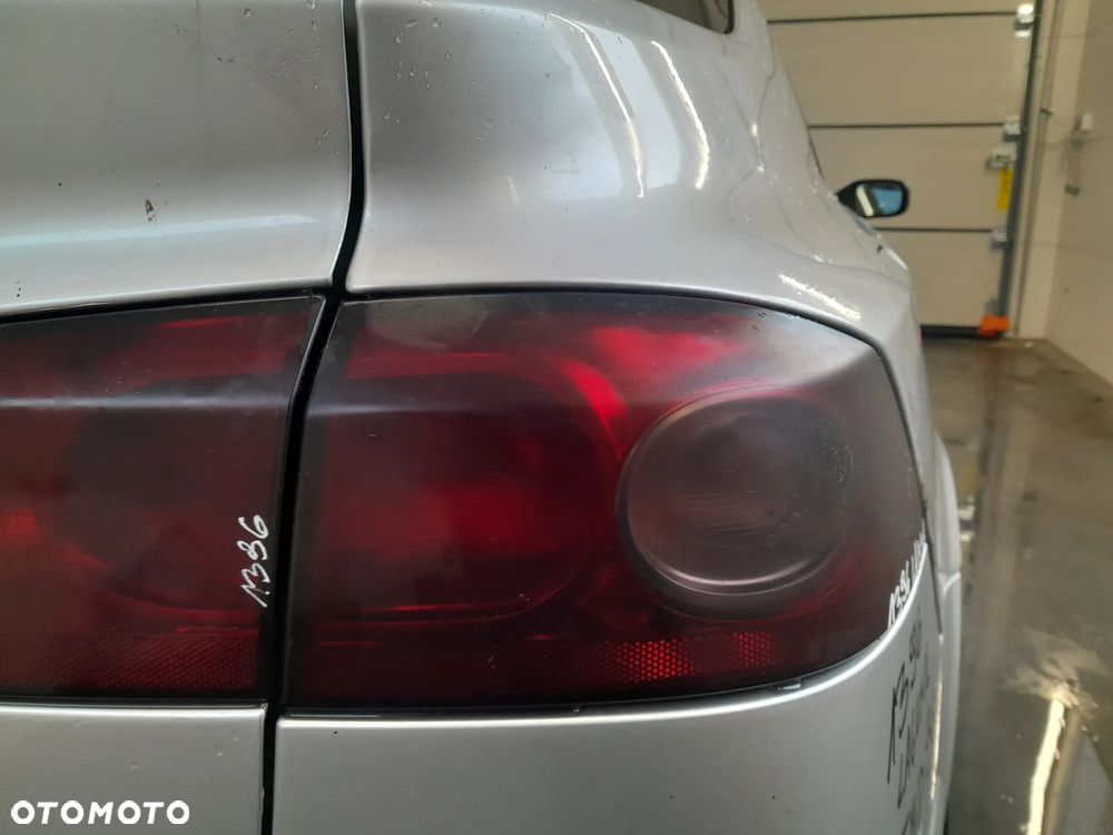 RENAULT LAGUNA II LIFT KOMPLET LAMP TYLNYCH PRZYCIEMNIANE - 2