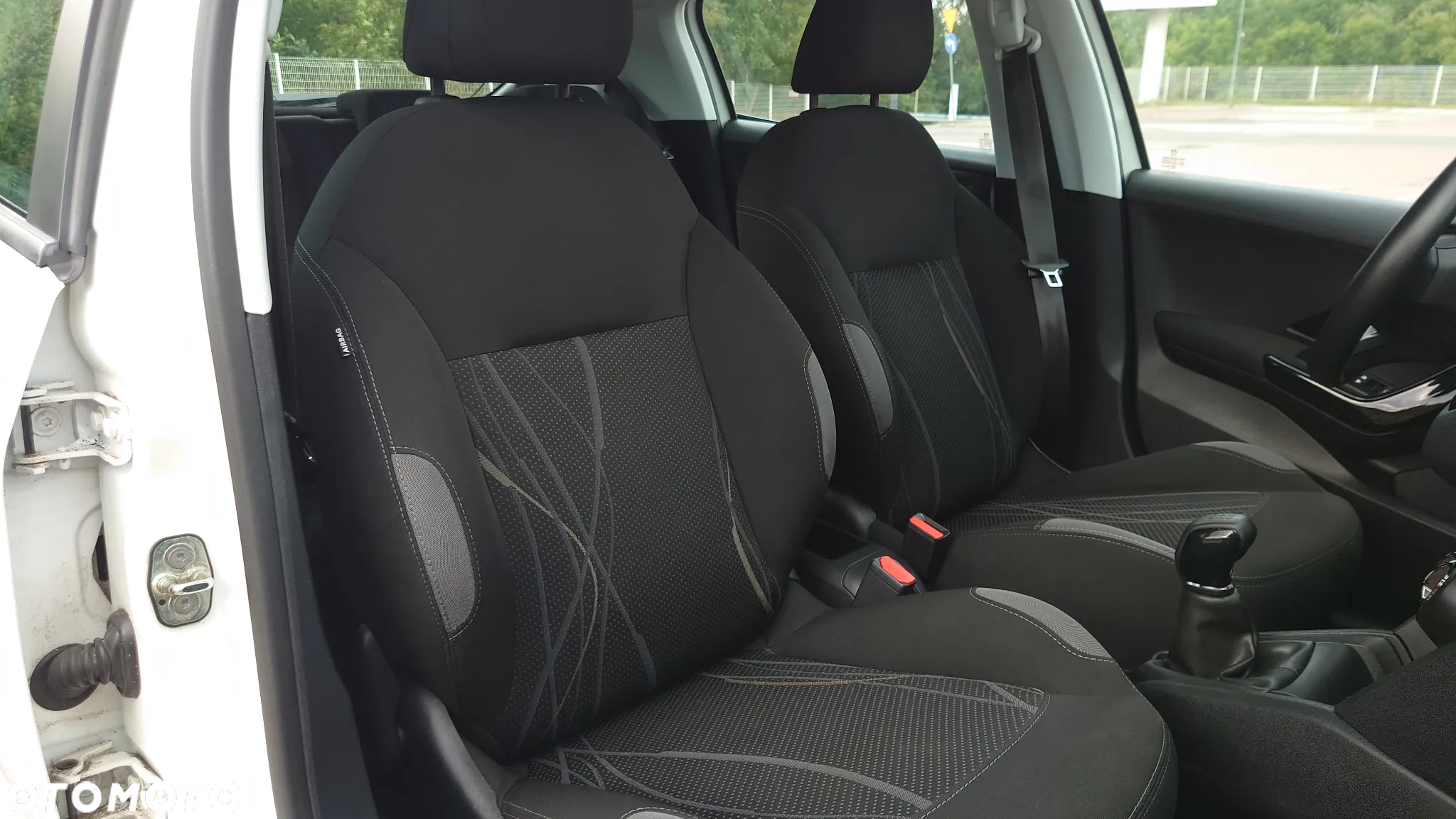 Peugeot 208 1.2 PureTech Active - 24