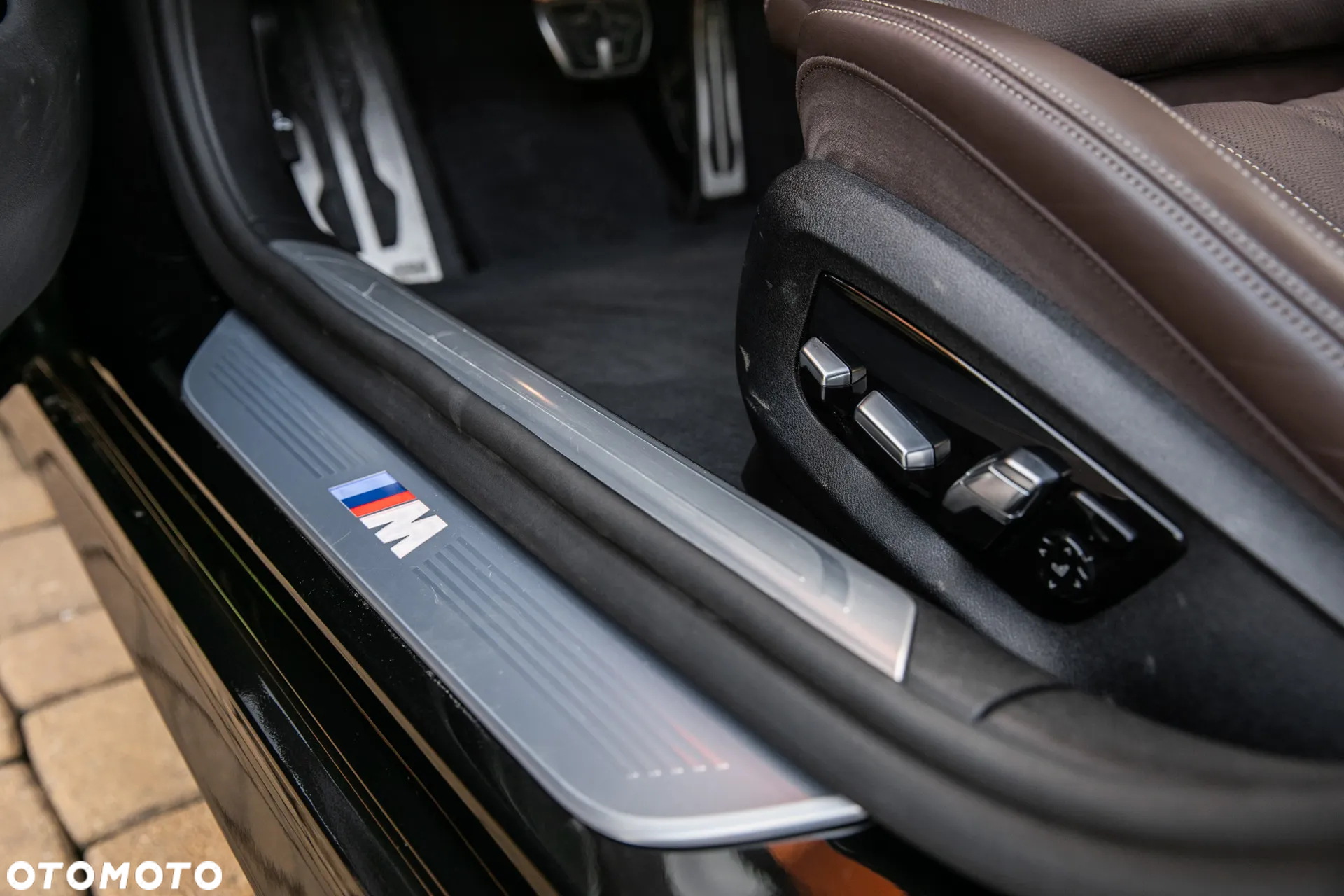 BMW Seria 7 750Li xDrive - 27