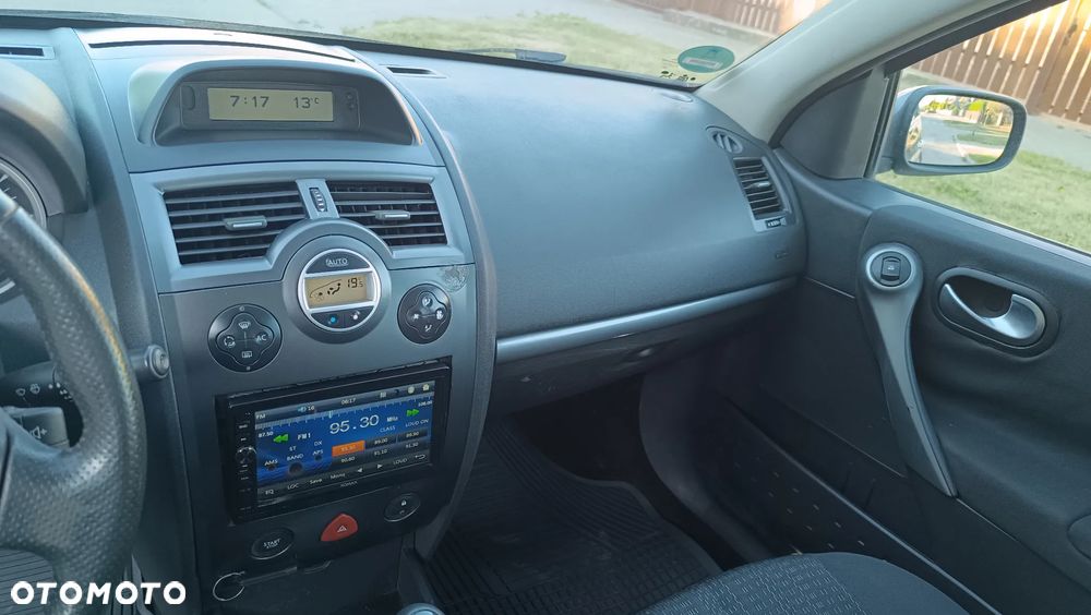 Renault Megane 1.6 Avantage - 19