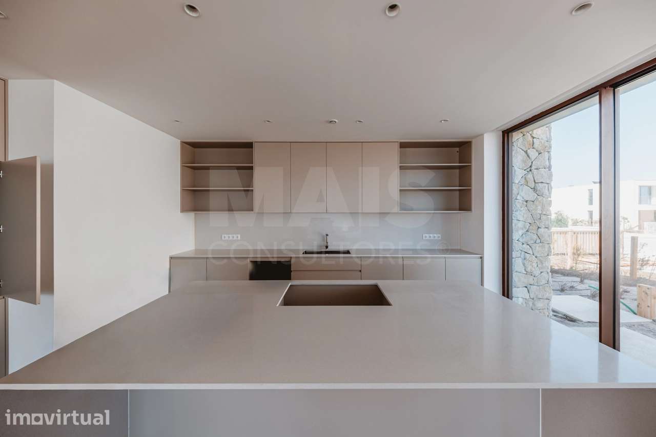 Moradia T5 com Piscina - Vista Golfe e Mar - Grande imagem: 3/50