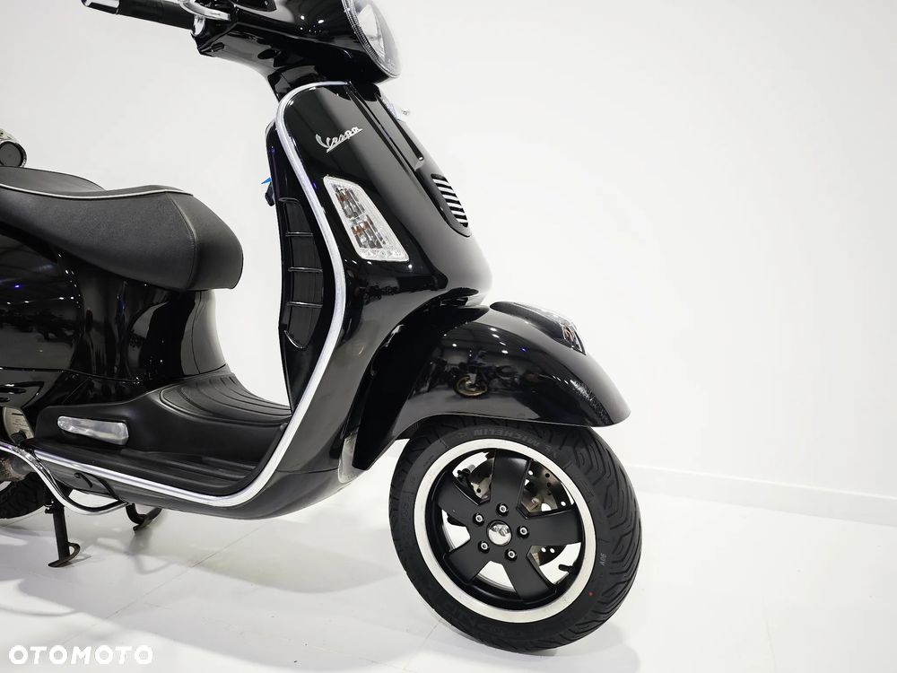 Vespa GTS - 9