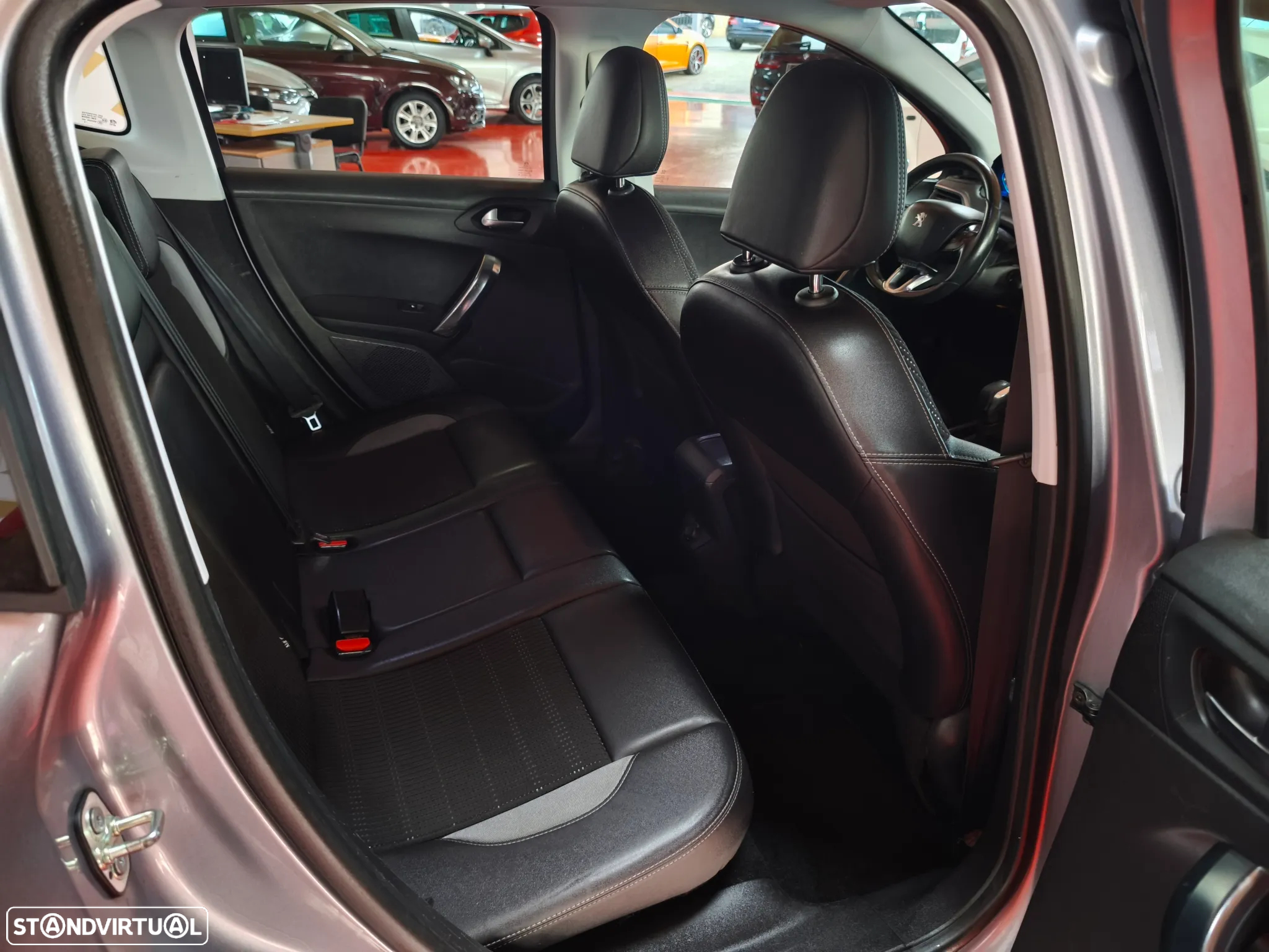 Peugeot 2008 1.6 e-HDi Active - 31
