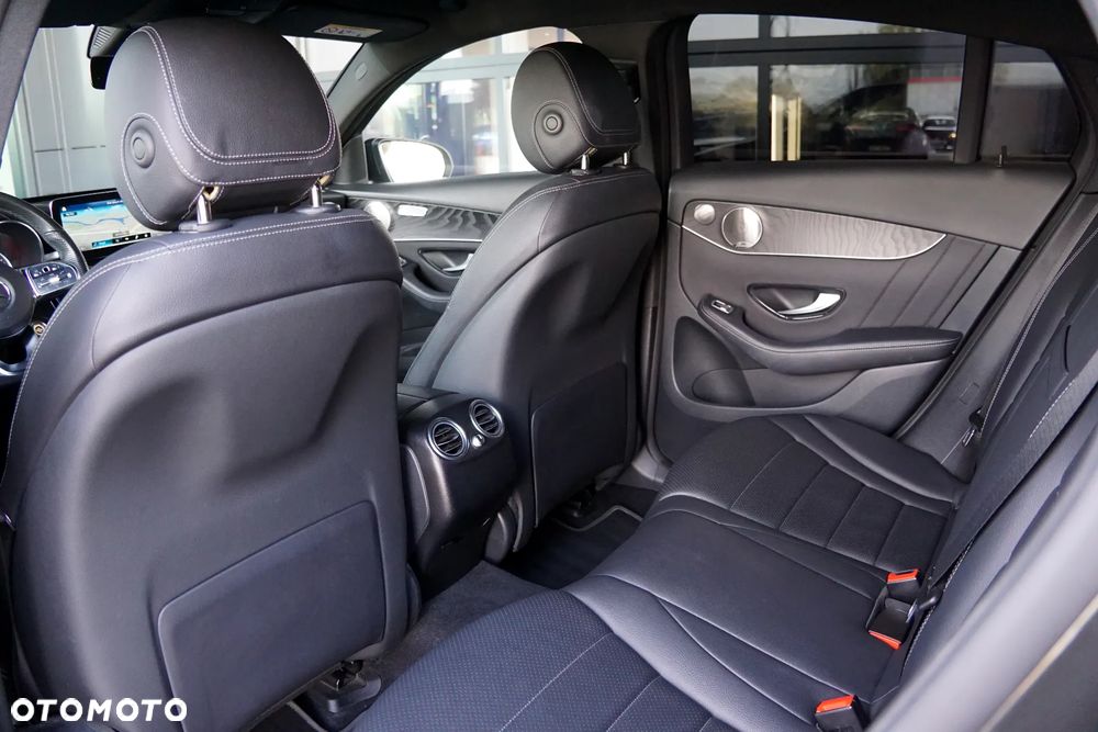 Mercedes-Benz GLC 400 d 4Matic 9G-TRONIC AMG Line - 25