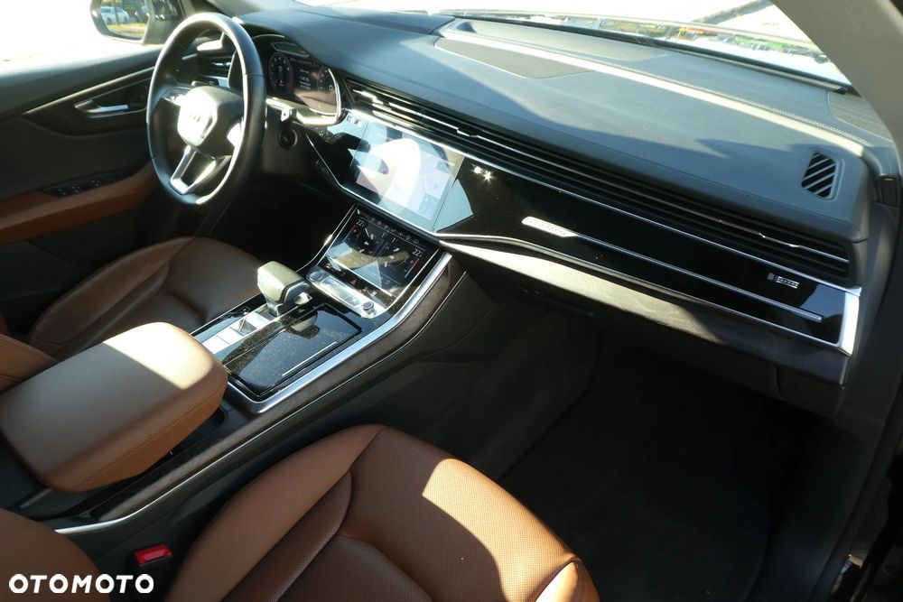 Audi Q8 55 TFSI mHEV Quattro Tiptronic - 32