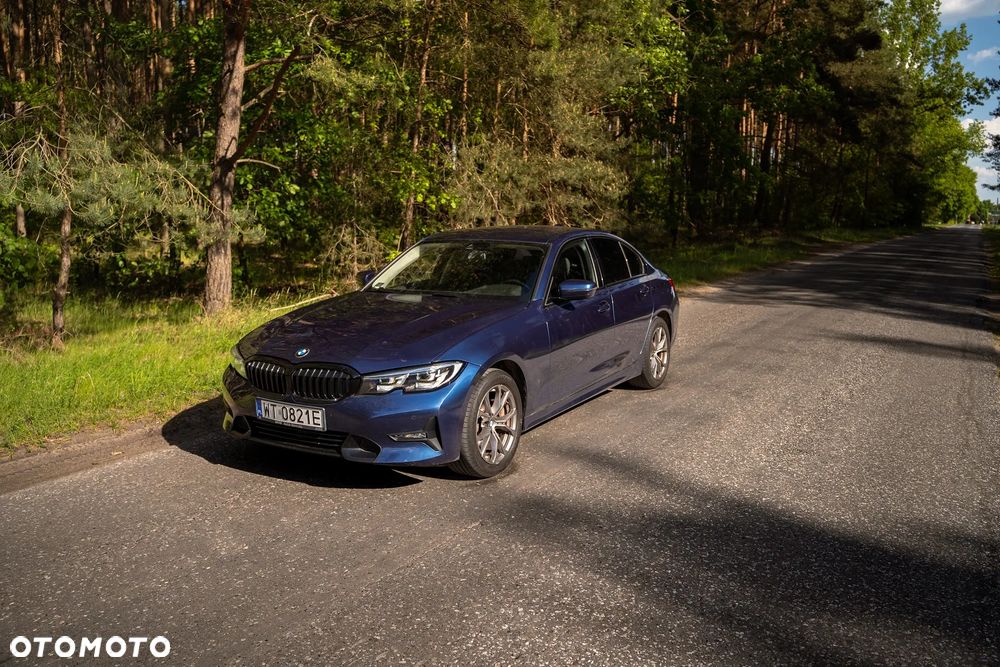 BMW Seria 3 330i Advantage sport - 4