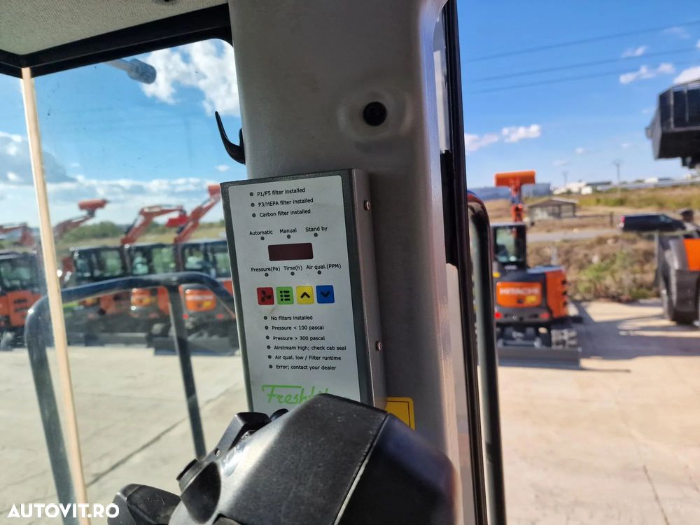 Hitachi ZW220, 2.140h, 8.833 km, CUPLA RAPIDA, CUPA 3,5mc, Masa operationala 20t, Anvelope Goodyear profil L5 90% ok, Gresare automata, VIRARE JOYSTICK, consum mediu 14,6l/h, an fabr 2020, camera spate, ridica la 4,2m,  CA NOU-PROMOTIE 119.900 EUR+Tva - 26
