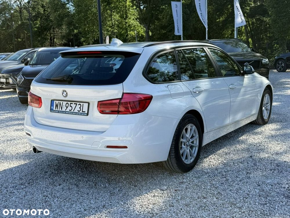 BMW Seria 3 318i GPF - 3