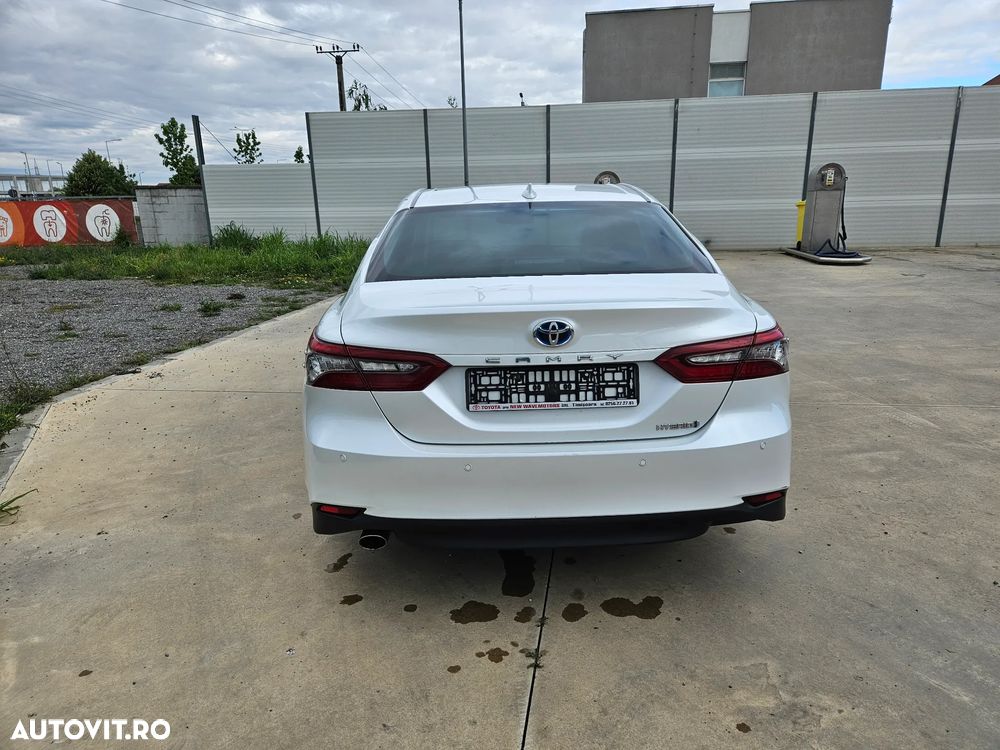 Toyota Camry 2.5 Exclusive - 12