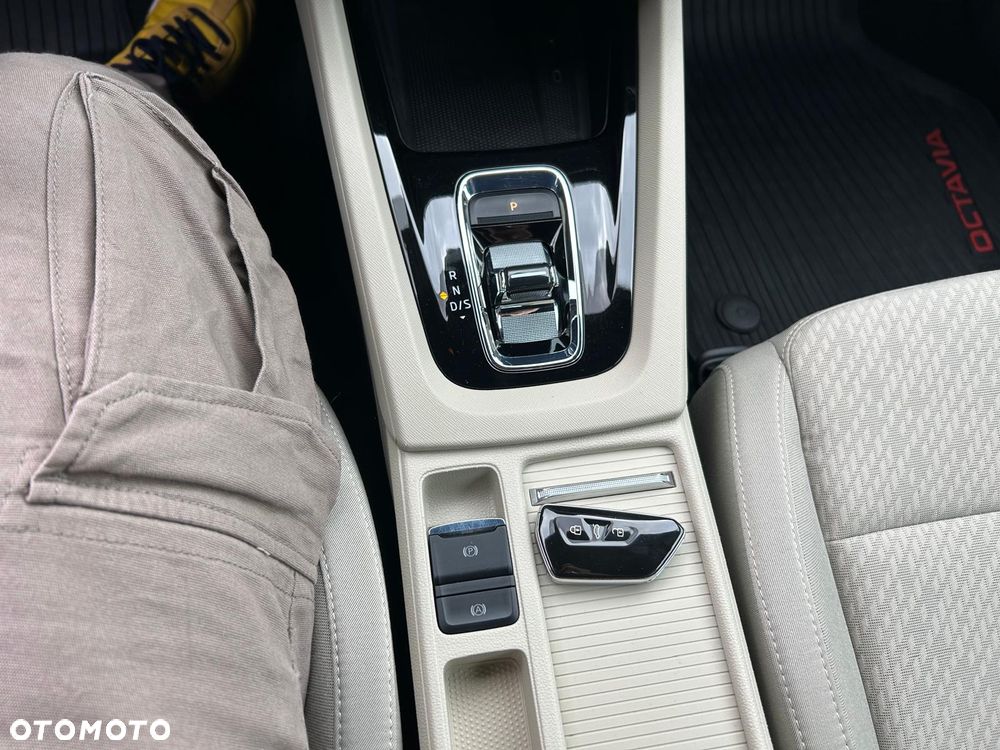 Skoda Octavia 2.0 TDI DSG Premium Edition - 36