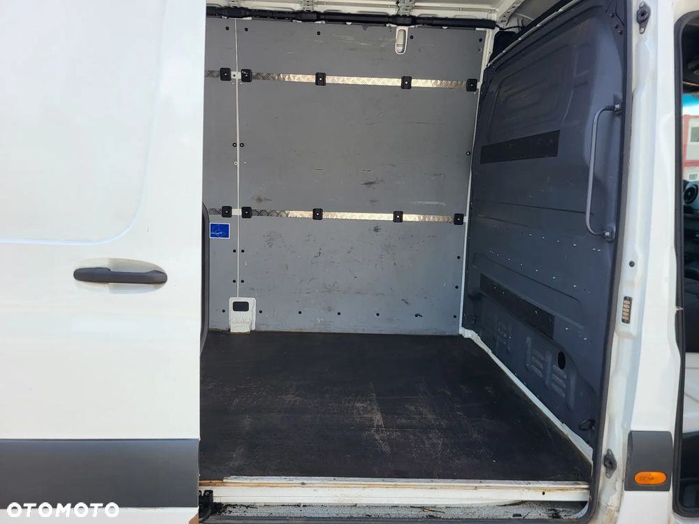 Mercedes-Benz Sprinter - 13