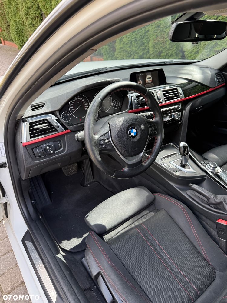 BMW Seria 3 318i Sport Line - 11