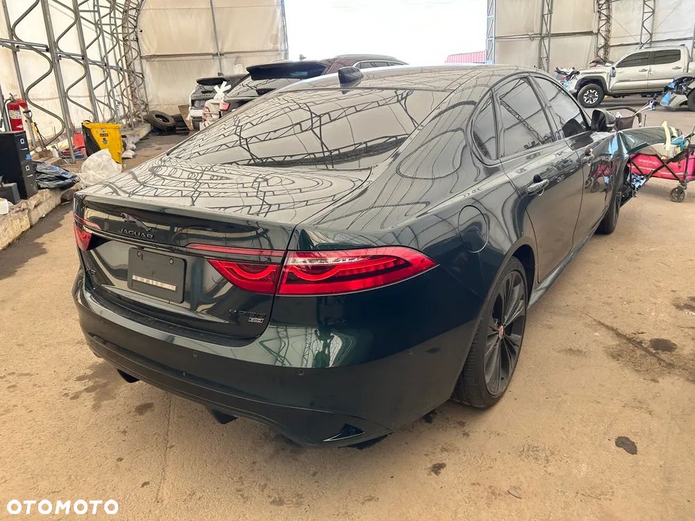 Jaguar XF 2.0 P300 AWD R-Dynamic SE - 8