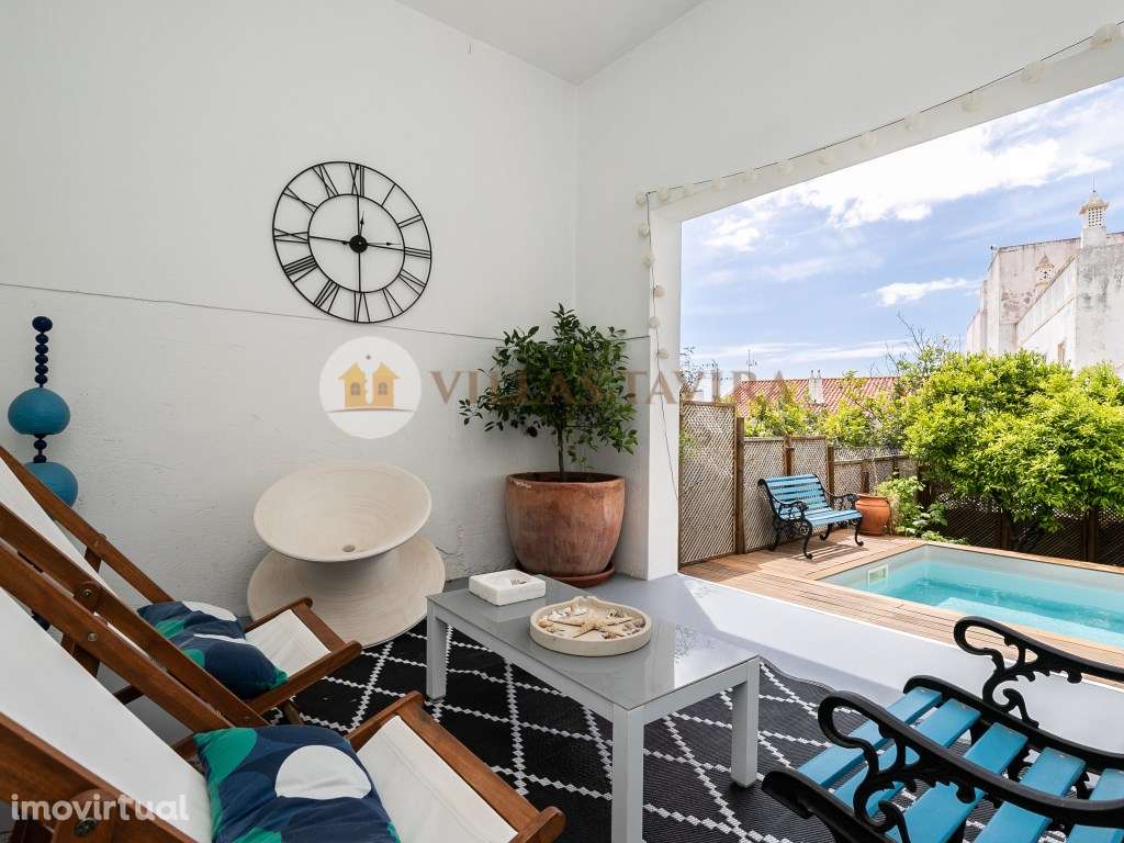 Moradia no Centro da Cidade com Jardim, Piscina e Garagem - Grande imagem: 2/60