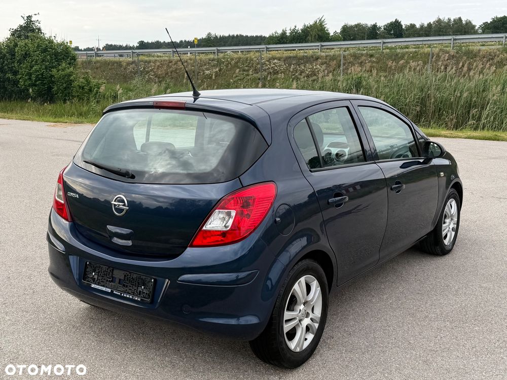 Opel Corsa 1.2 16V Cosmo - 10