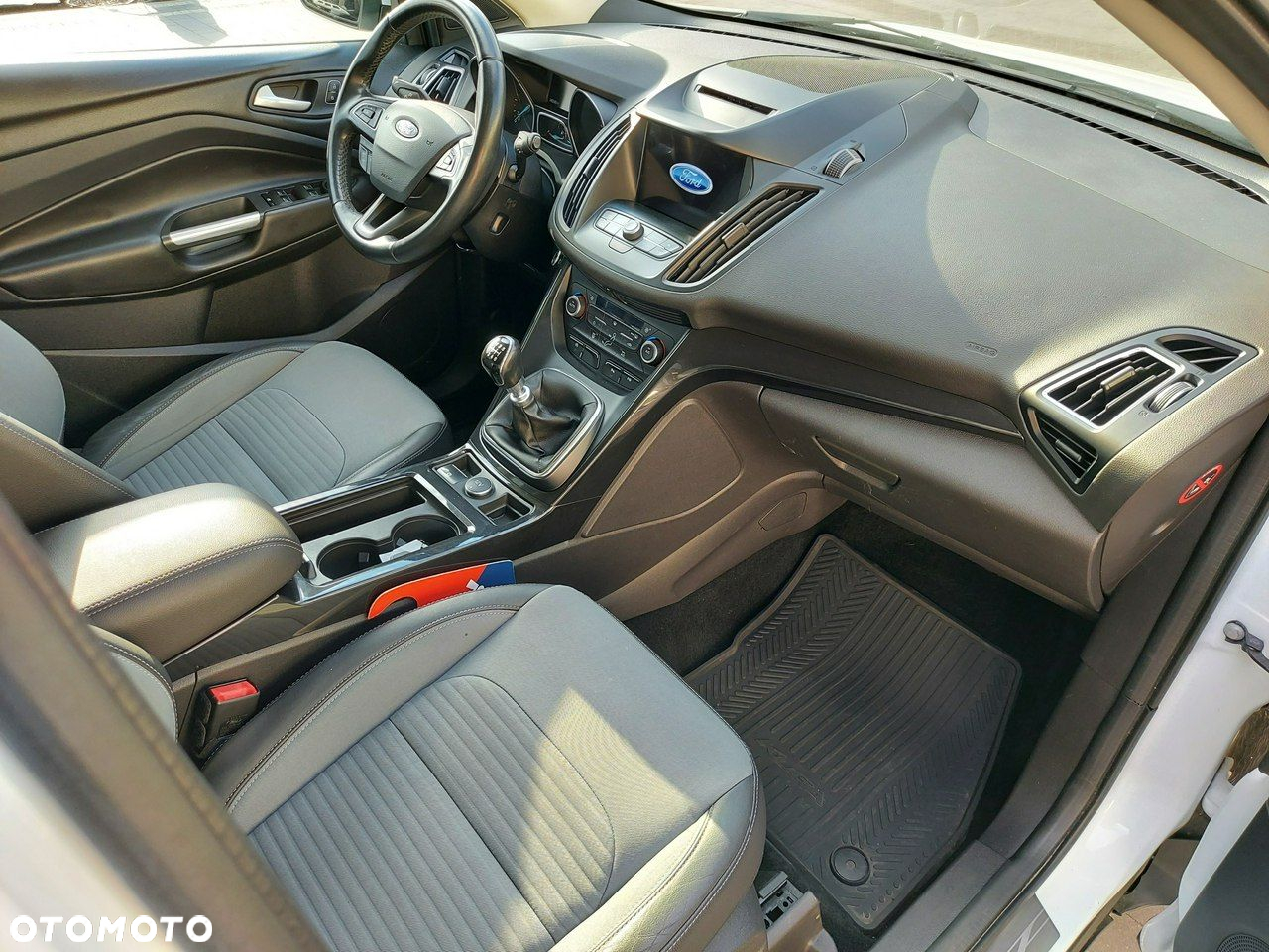 Ford Kuga - 15