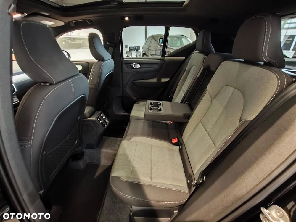 Volvo XC 40 B4 AWD Ultimate Dark - 22