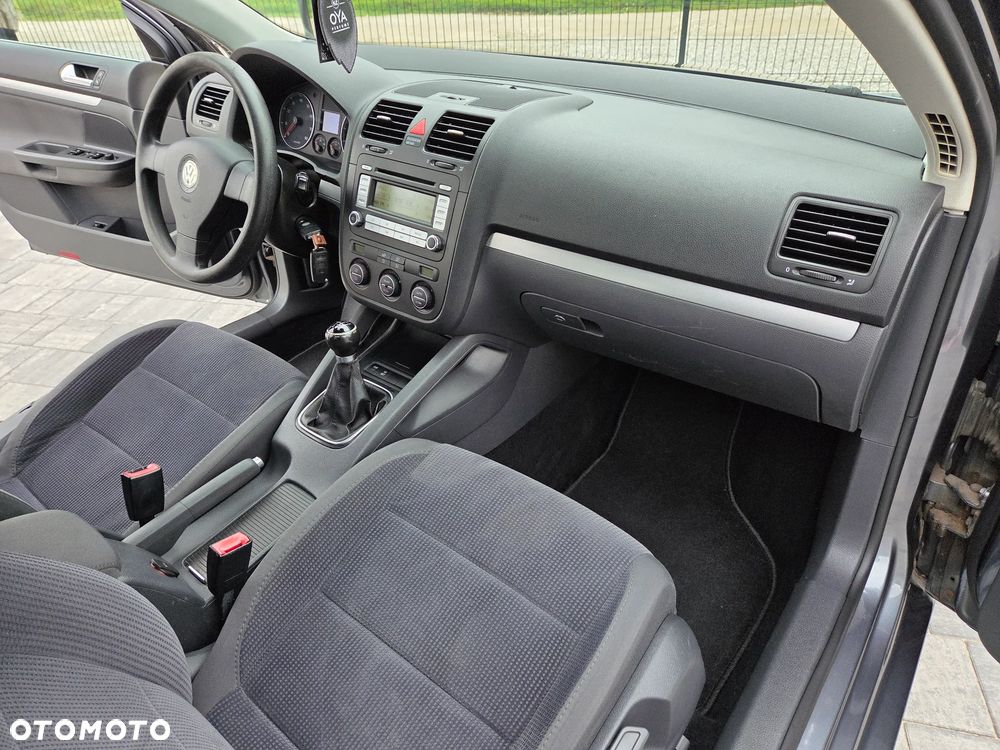 Volkswagen Jetta 2.0 FSI Comfortline - 23