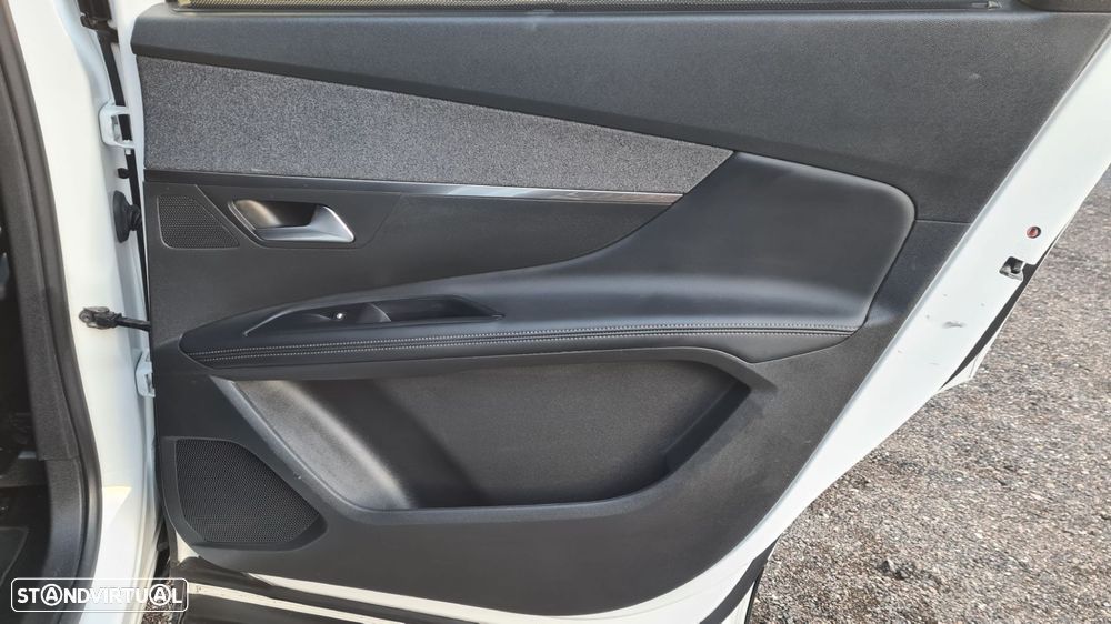 Peugeot 5008 1.5 BlueHDi Allure EAT8 - 46