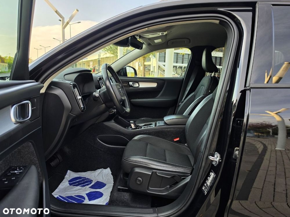 Volvo XC 40 - 25