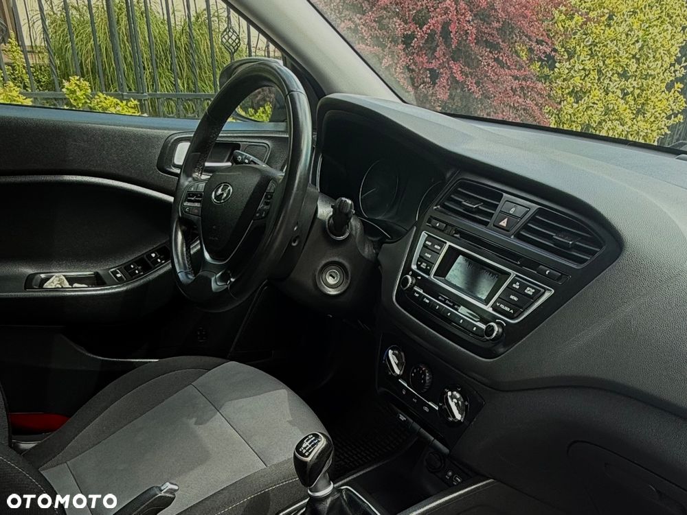 Hyundai i20 - 13