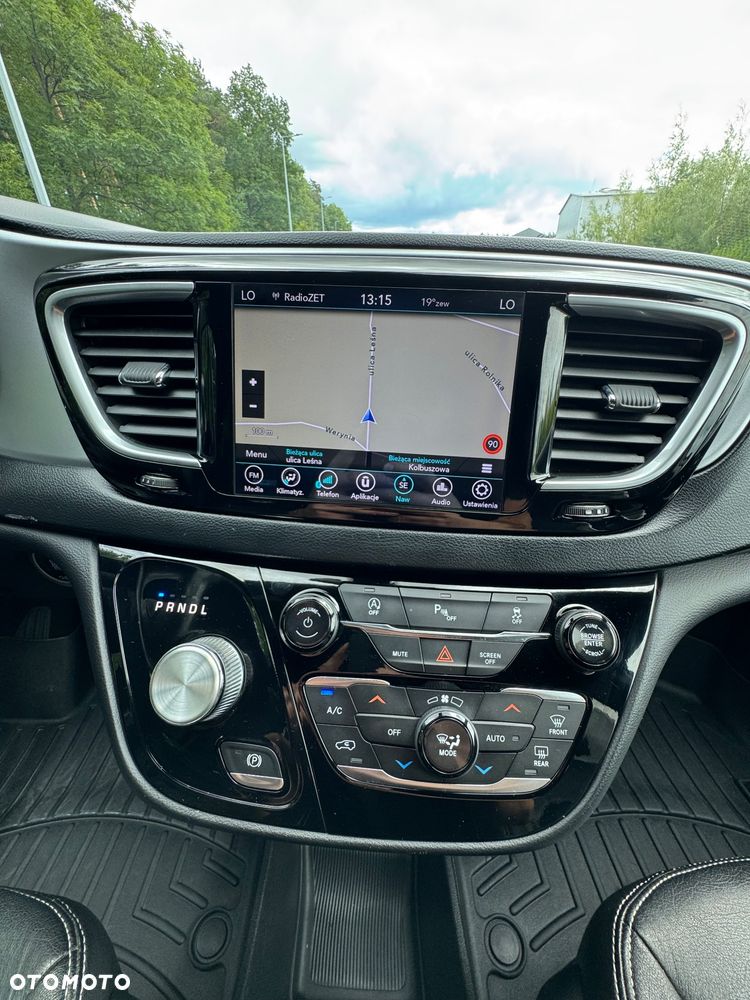 Chrysler Pacifica - 23