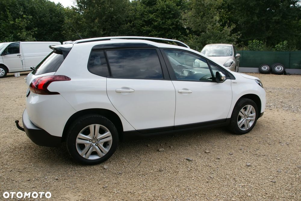 Peugeot 2008 BlueHDi 100 STOP & START Style - 9