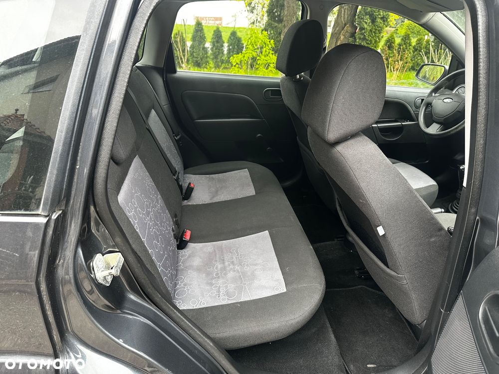 Ford Fiesta - 15