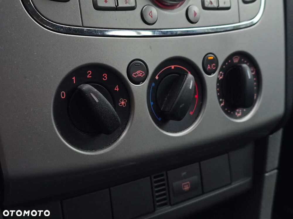 Ford Focus 1.6 Trend - 27