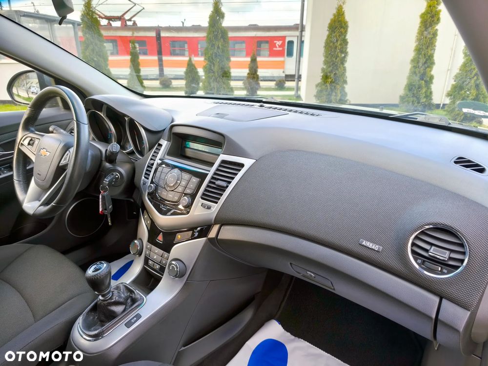 Chevrolet Cruze 1.6 LT+ - 17