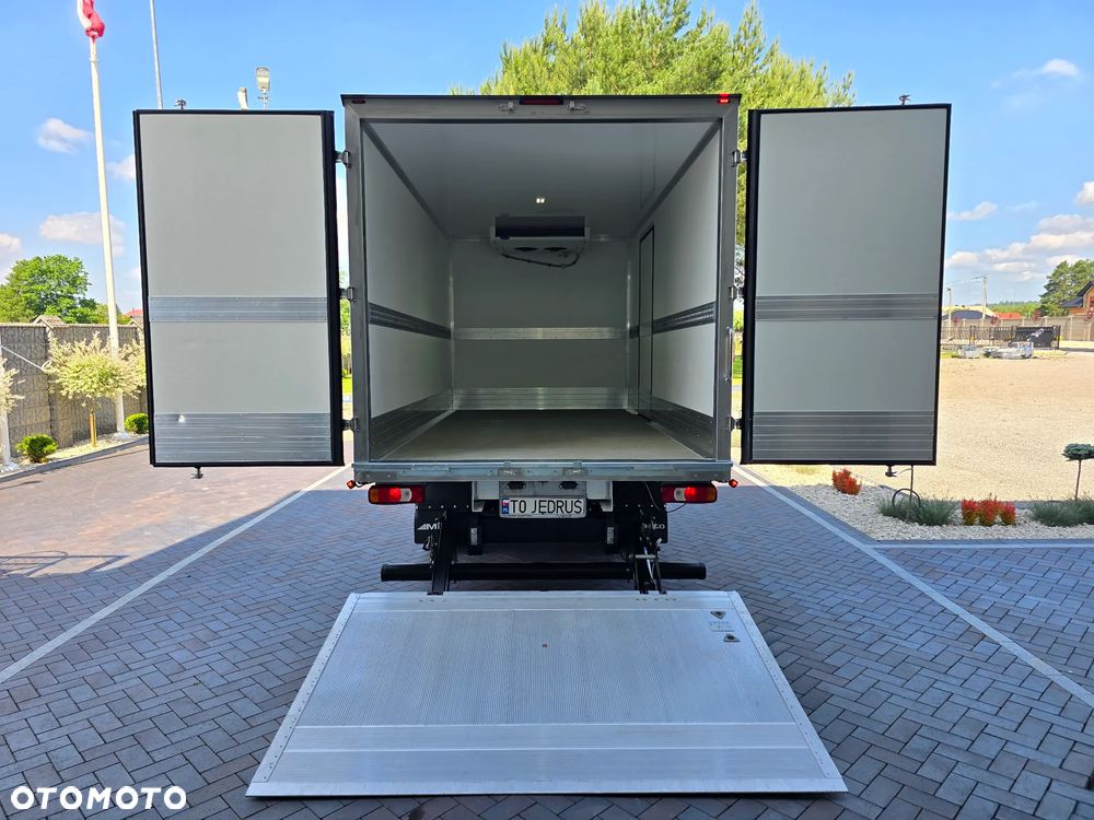 Iveco DAILY 50C18 MROŻNIA 8-PALETOWY + WINDA.1Tona AGREGAT Carrier -20*C +20*C 183Tyś km SERWIS DO OSTATNIEGO Km ASO IVECO SALON PL BOGATA OPCJA WYPOSAZENIA LED NAVI AKTYWNY TEMPOMAT FOTEL KIEROWCY PNEŁMATYCZNY - 17