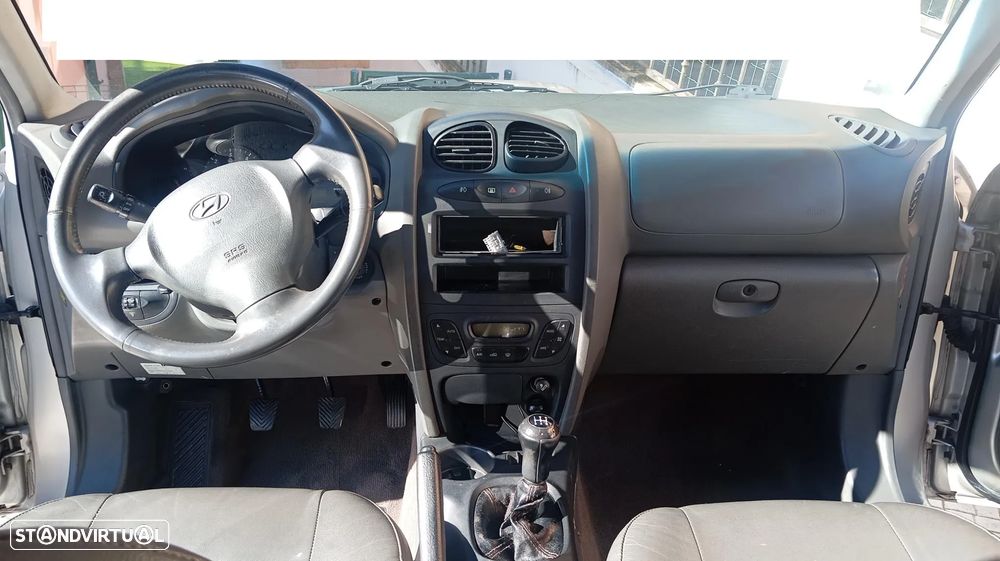 Hyundai Santa Fe 2.0 CRDi Family 4WD - 17