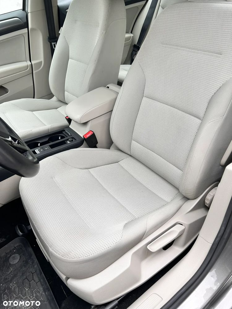 Volkswagen Golf VI 1.6 TDI BlueMot Comfortline - 11