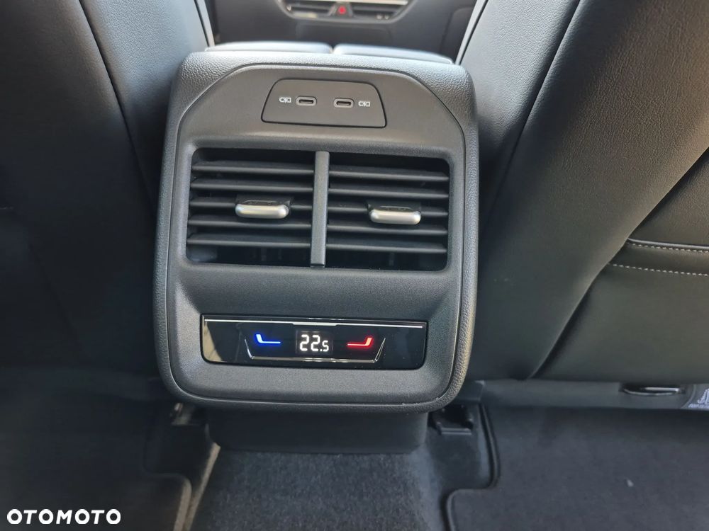 Volkswagen Passat - 13